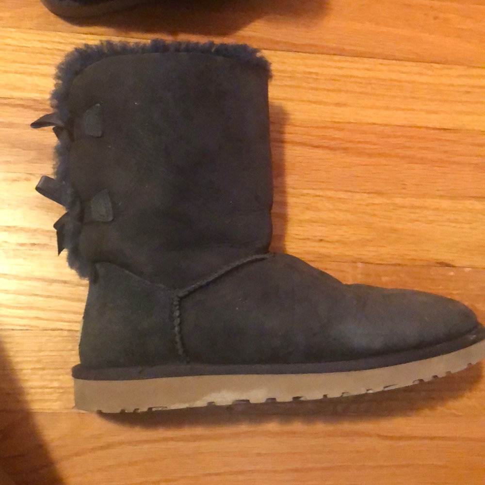 Women’s uggs with bows